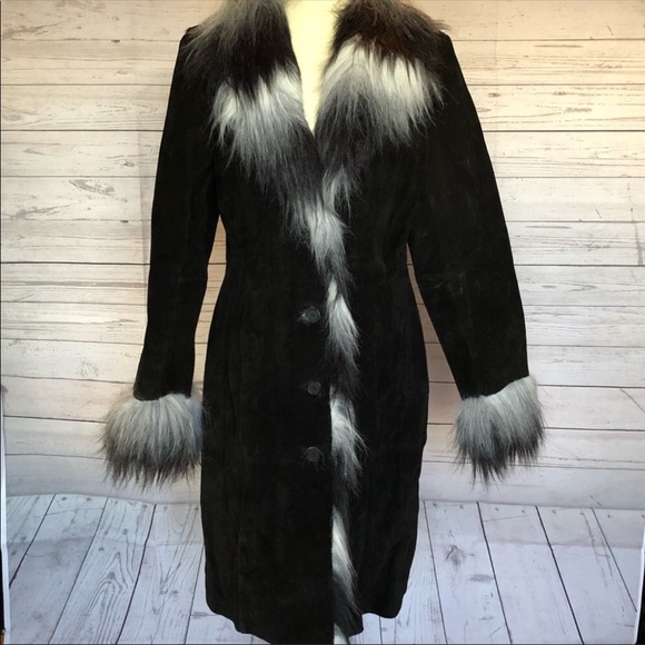 B Lucid Jackets & Blazers - 🔥HP🔥B Lucid Black coat with faux fur.